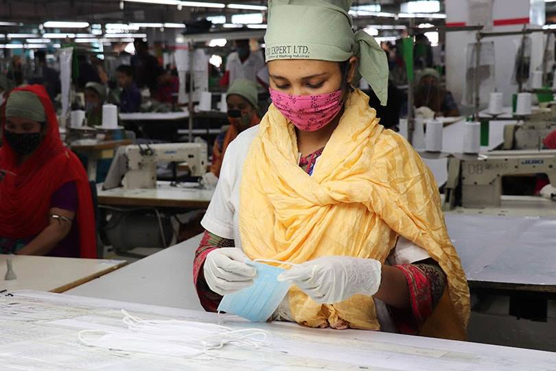 Bekleidungshersteller aus Bangladesch: „Dieses Verhalten treibt die Fabriken in einen Todeskampf“