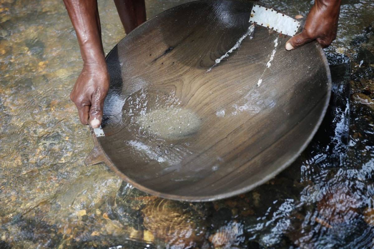 Chopard arbeitet zur Goldgewinnung mit den Barequeros in Kolumbien zusammen