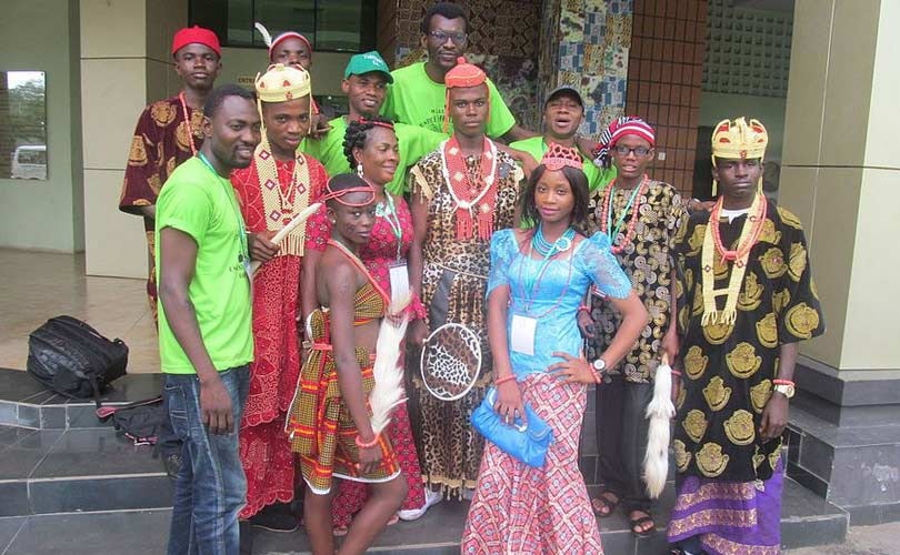 Traditionelle Kleidung mischt Afrikas Modemetropole auf Traditionelle Kleidung mischt Afrikas Modemetropole auf
