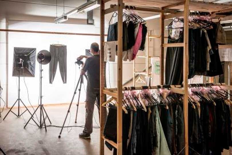 Momox: Über das Millionengeschäft mit Second-Hand-Kleidung Momox: Über das Millionengeschäft mit Second-Hand-Kleidung