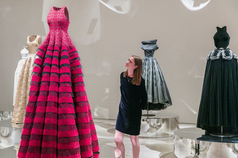 Große Azzedine Alaïa Ausstellung in London Große Azzedine Alaïa Ausstellung in London