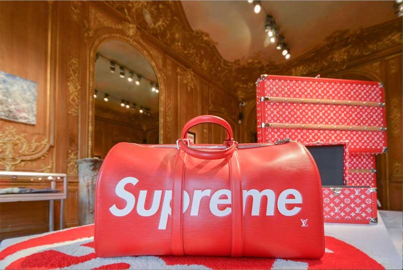 9.800 Euro für ein T-Shirt: Supreme-Versteigerung lockt Sammler aus aller Welt 9.800 Euro für ein T-Shirt: Supreme-Versteigerung lockt Sammler aus aller Welt