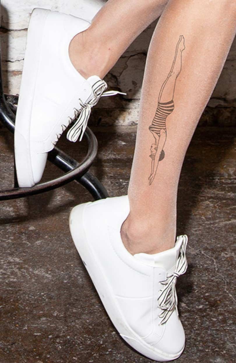 In Bildern: Wolfords neue Strumpfhosen mit exklusiven Tattoos In Bildern: Wolfords neue Strumpfhosen mit exklusiven Tattoos