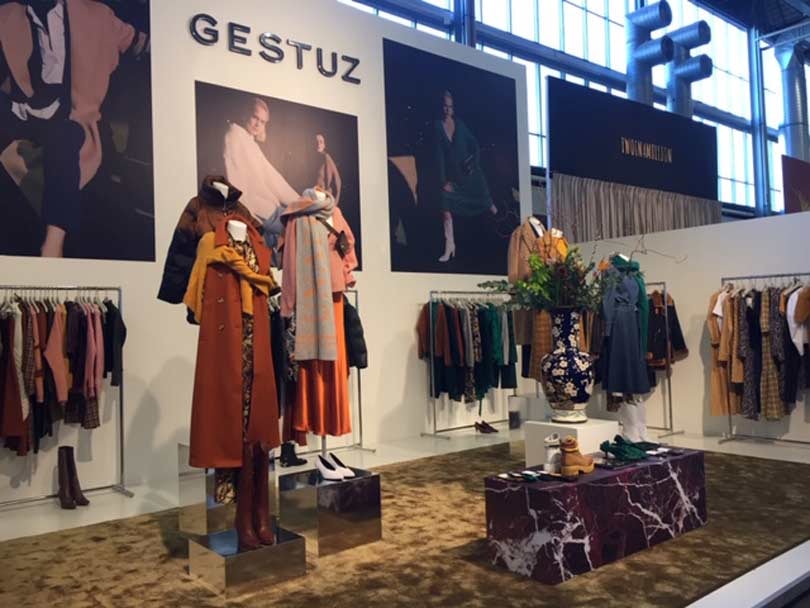 Modefabriek: Farben erobern die Herbst/Winter Kollektionen Modefabriek: Farben erobern die Herbst/Winter Kollektionen