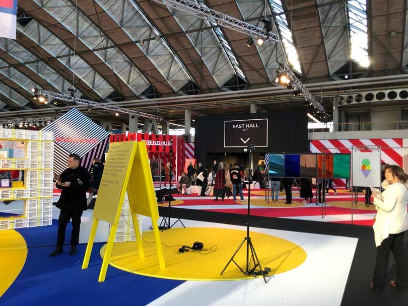 Modefabriek: Farben erobern die Herbst/Winter Kollektionen Modefabriek: Farben erobern die Herbst/Winter Kollektionen
