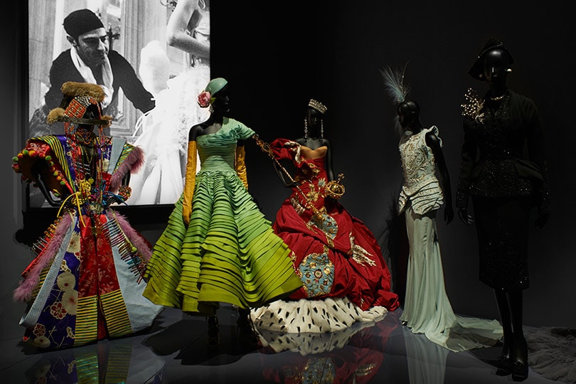 Ein Blick in die 'Christian Dior: Designer of Dreams' Ausstellung in London Ein Blick in die 'Christian Dior: Designer of Dreams' Ausstellung in London