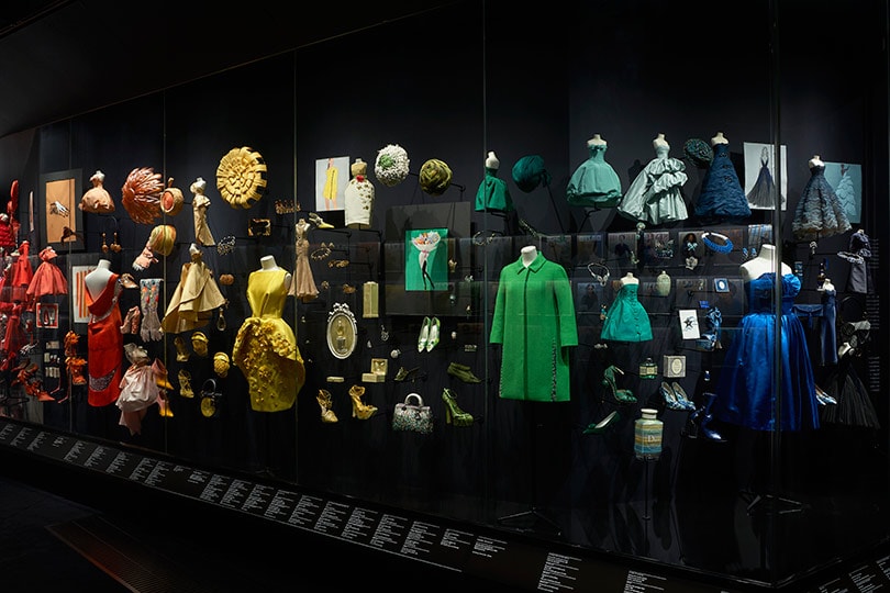 Ein Blick in die 'Christian Dior: Designer of Dreams' Ausstellung in London Ein Blick in die 'Christian Dior: Designer of Dreams' Ausstellung in London