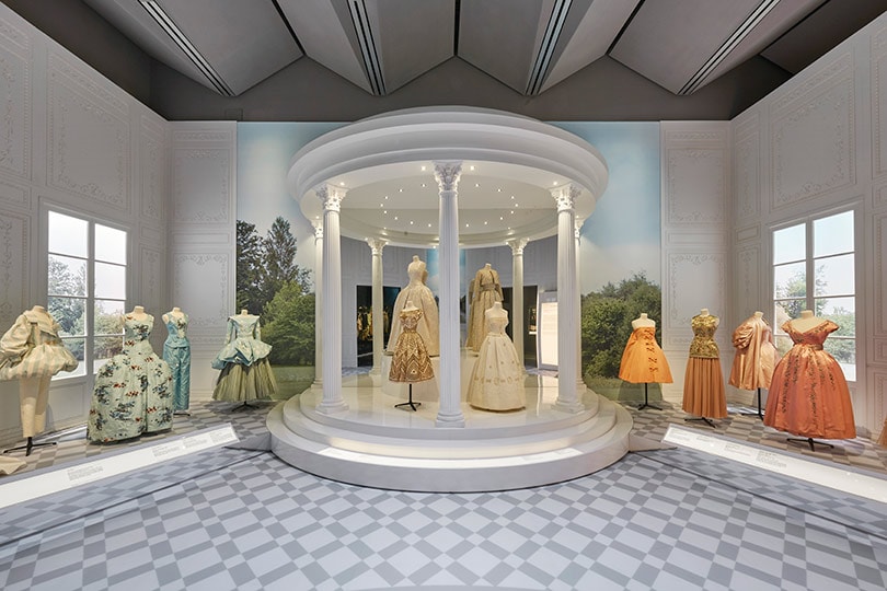 Ein Blick in die 'Christian Dior: Designer of Dreams' Ausstellung in London Ein Blick in die 'Christian Dior: Designer of Dreams' Ausstellung in London