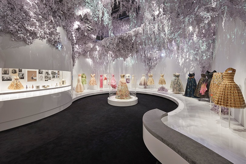 Ein Blick in die 'Christian Dior: Designer of Dreams' Ausstellung in London Ein Blick in die 'Christian Dior: Designer of Dreams' Ausstellung in London