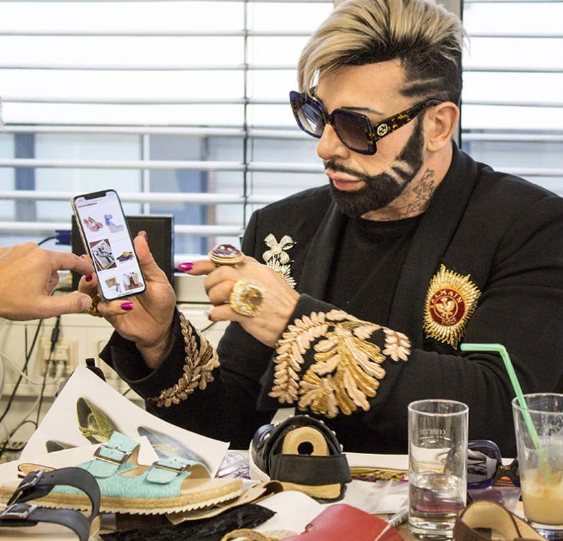 Harald Glööckler entwickelt Bequemschuhe mit Bär Harald Glööckler entwickelt Bequemschuhe mit Bär