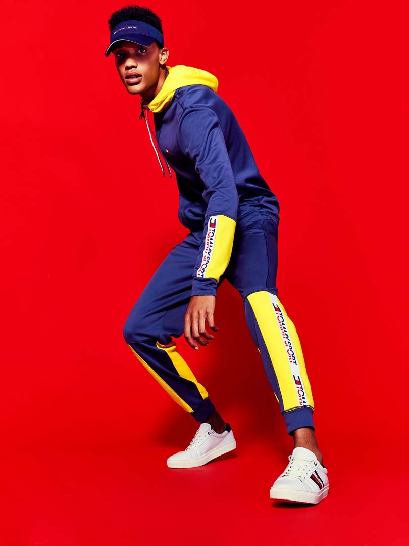 In Bildern: Tommy Hilfiger bringt seine erste Sportswear-Linie auf den Markt In Bildern: Tommy Hilfiger bringt seine erste Sportswear-Linie auf den Markt