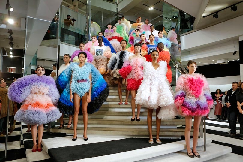 Tomo Koizumi: Der Designer, über den alle nach der New Yorker Modewoche sprechen Tomo Koizumi: Der Designer, über den alle nach der New Yorker Modewoche sprechen