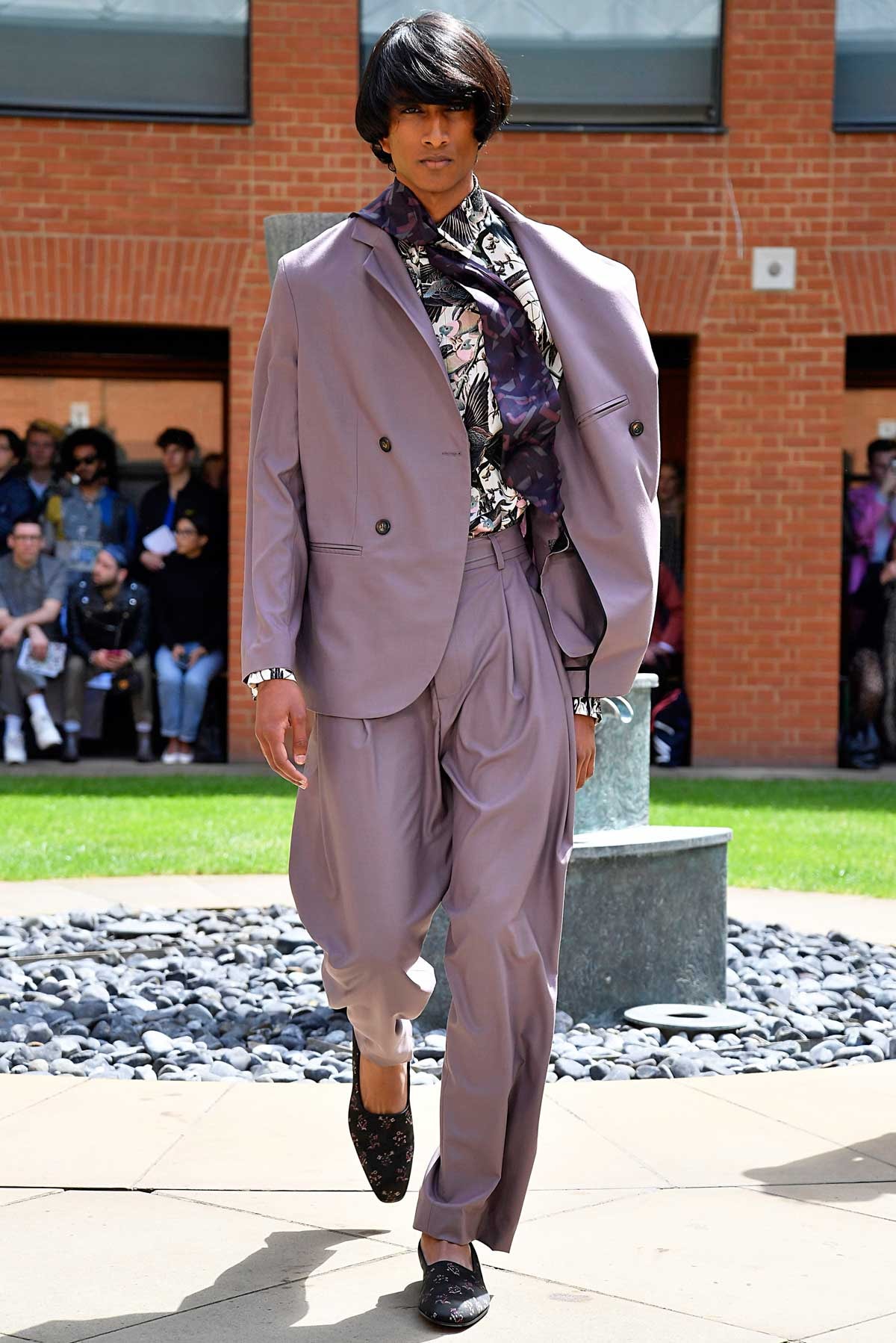 Zombies und Frauen: London Men's Fashion Week geht zu Ende Zombies und Frauen: London Men's Fashion Week geht zu Ende