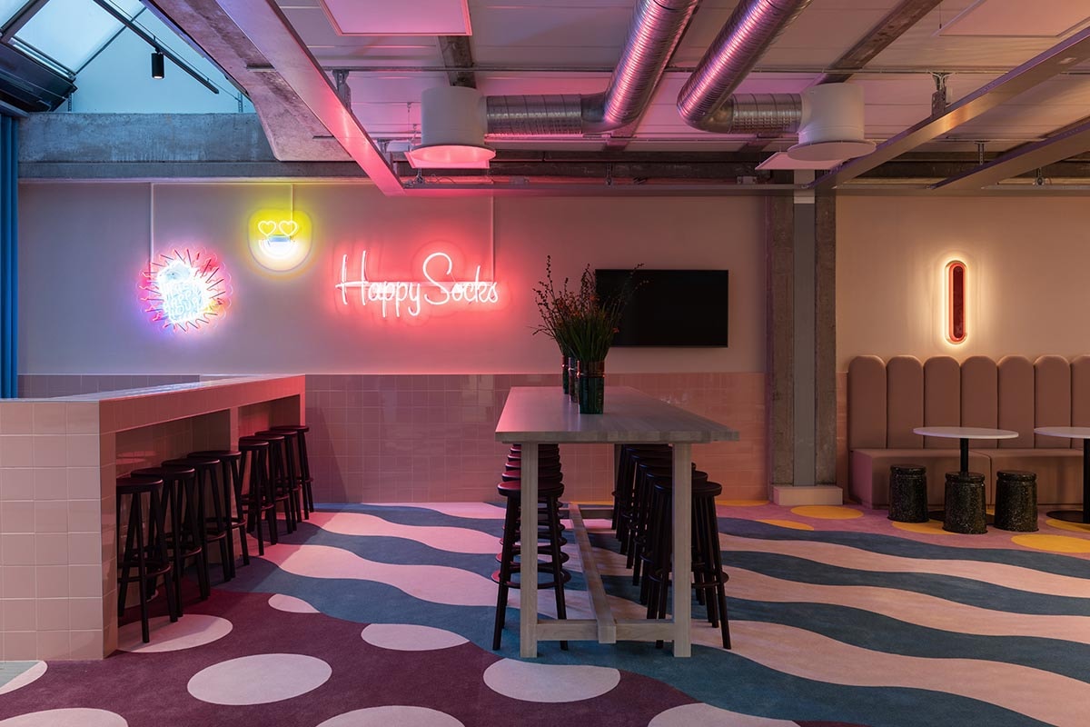 Happy Socks zieht in neuen, bunten Hauptsitz Happy Socks zieht in neuen, bunten Hauptsitz