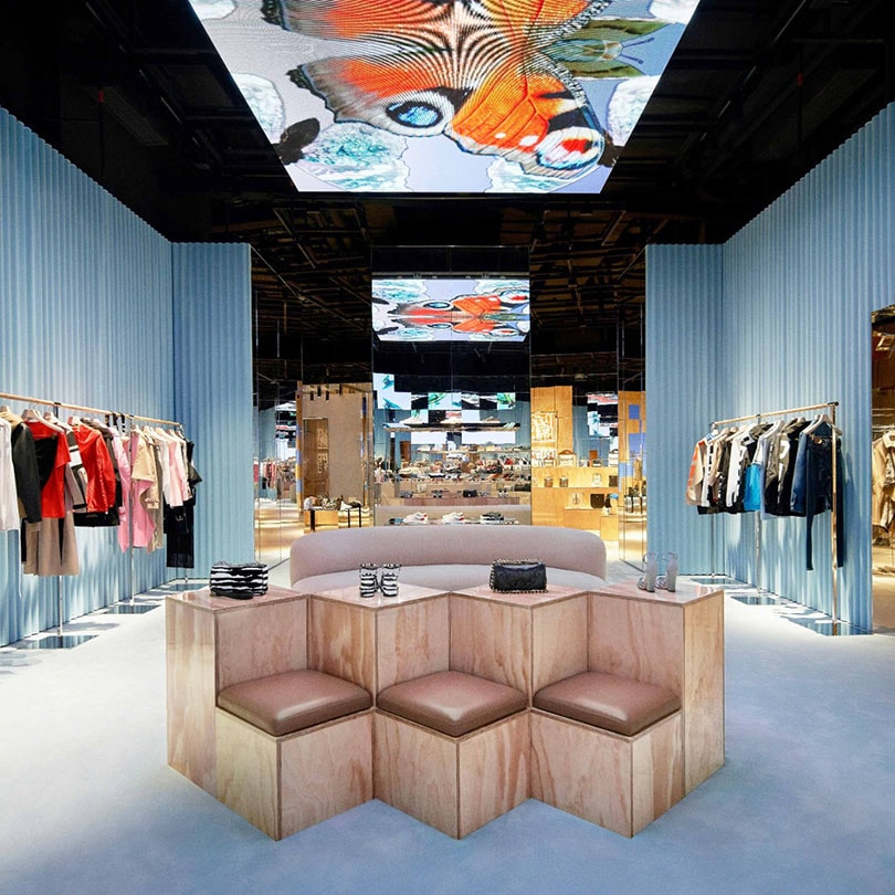 Burberry eröffnet erstes "soziales Luxusgeschäft" in China Burberry eröffnet erstes "soziales Luxusgeschäft" in China