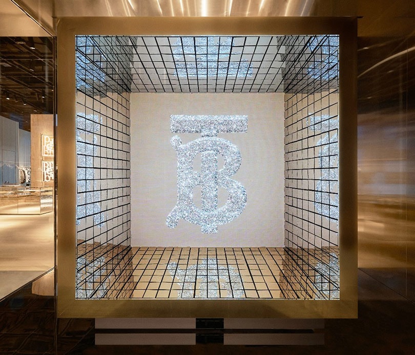 Burberry eröffnet erstes "soziales Luxusgeschäft" in China Burberry eröffnet erstes "soziales Luxusgeschäft" in China