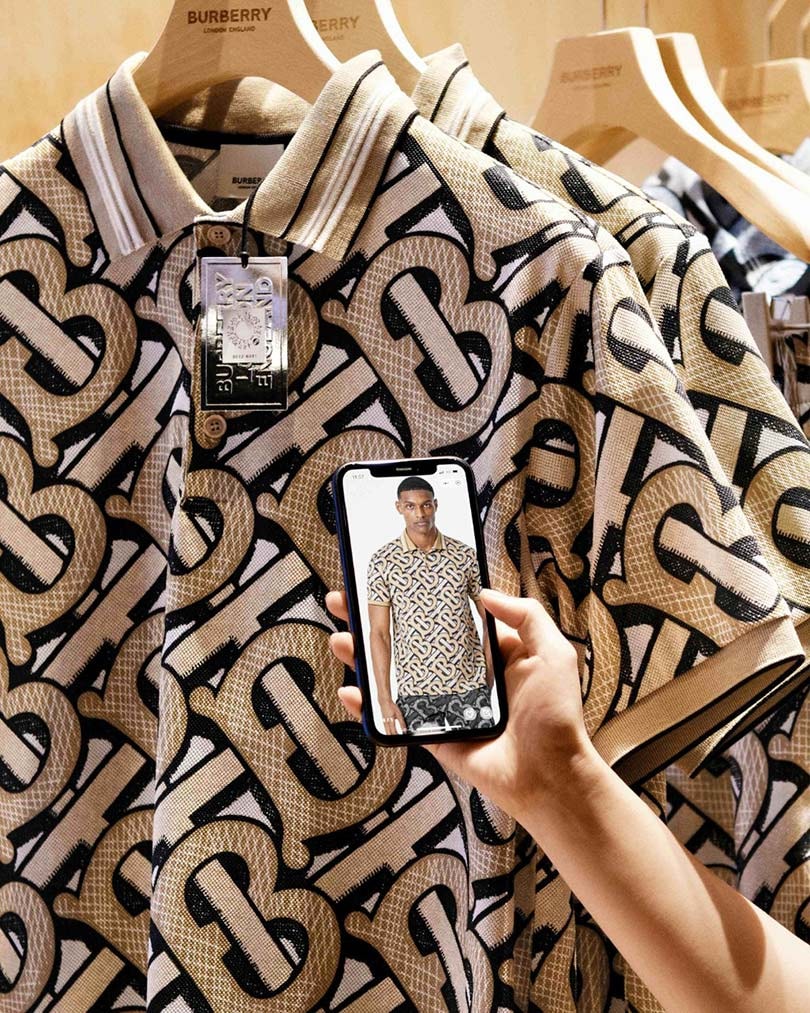 Burberry eröffnet erstes "soziales Luxusgeschäft" in China Burberry eröffnet erstes "soziales Luxusgeschäft" in China